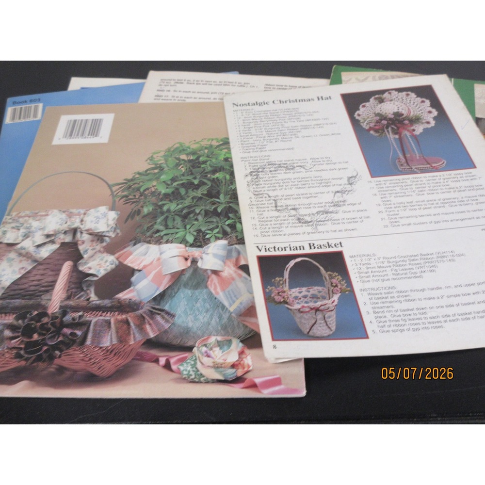 Vintage Crochet Pattern Book Lot Teddy Bear Clothes Doll Fashion Bedspreads 9pc - Picture 11 of 11